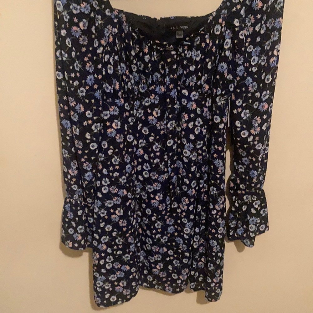 Size small long sleeve girl next door type of dress